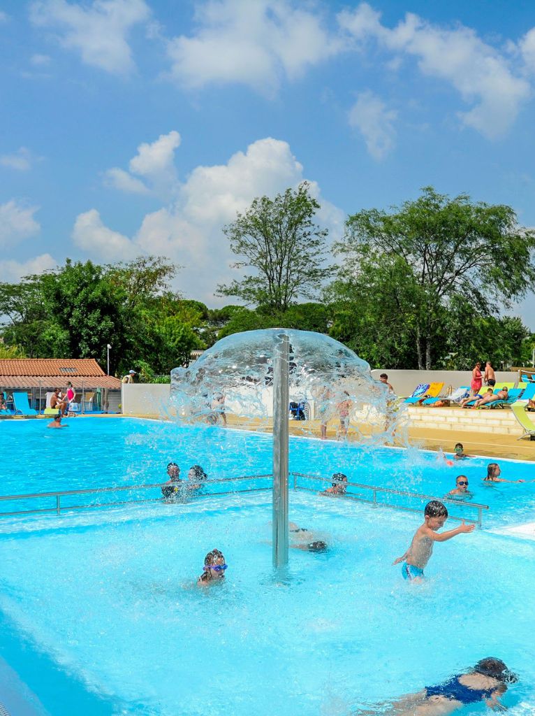 Camping avec piscine et pataugeoire a saint palais